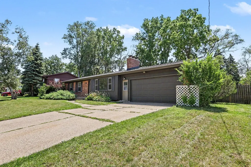 1628 Bridle Creek Street SE Kentwood City MI 49508