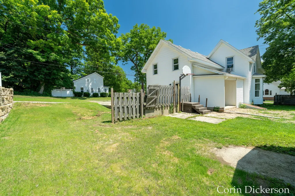 546 N Michigan Avenue Hastings City MI 49058
