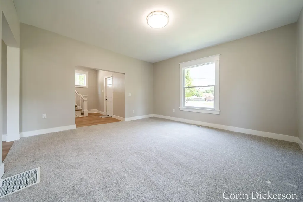 546 N Michigan Avenue Hastings City MI 49058