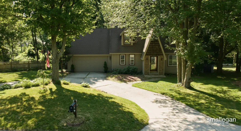827 Shadybrook Drive Holland Charter Township MI 49424