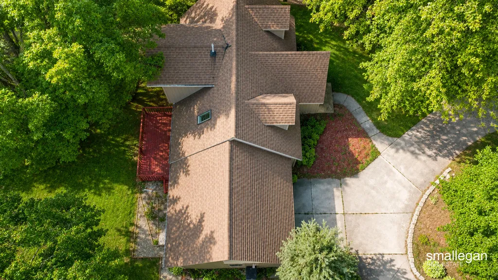 827 Shadybrook Drive Holland Charter Township MI 49424