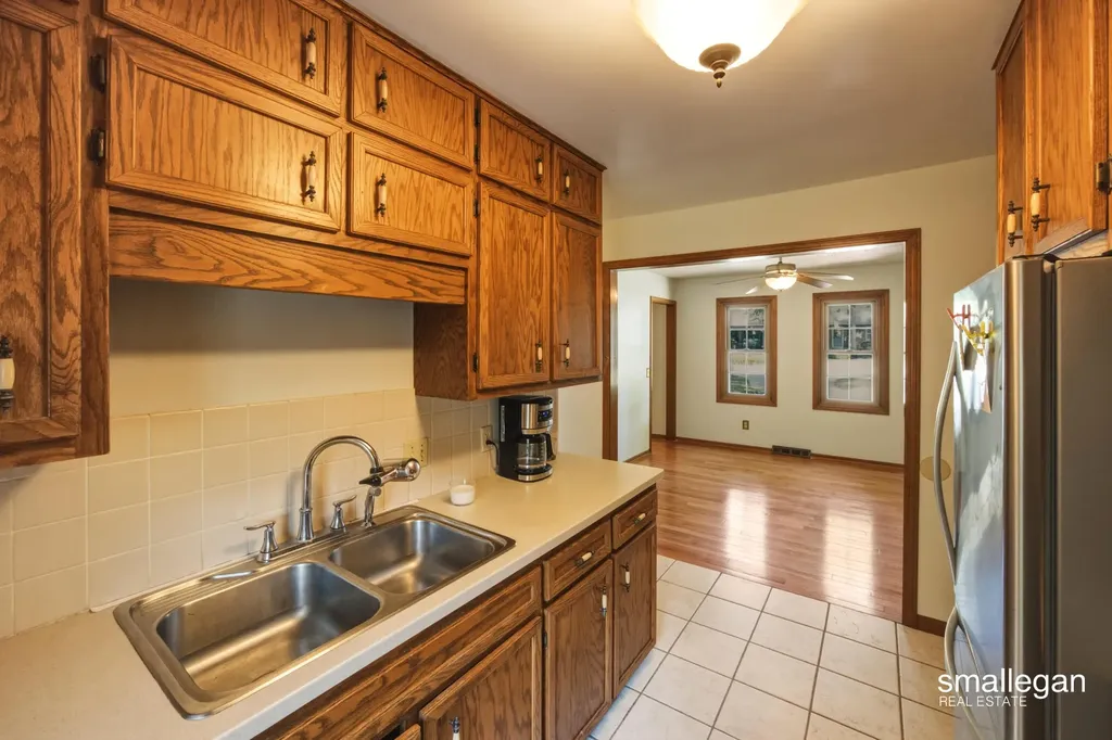 827 Shadybrook Drive Holland Charter Township MI 49424