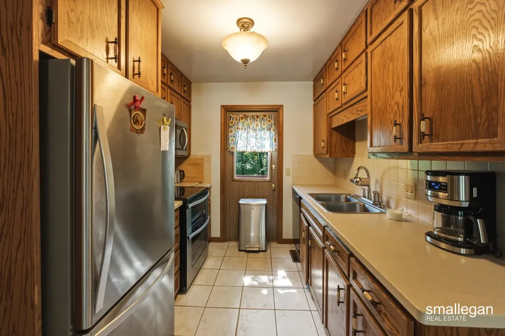 827 Shadybrook Drive Holland Charter Township MI 49424