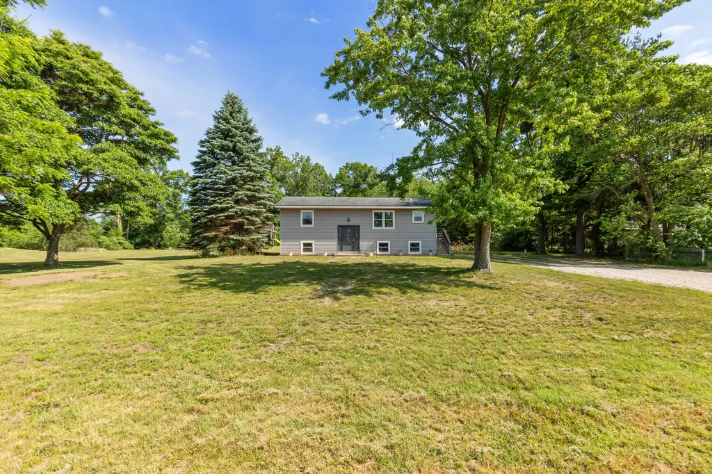 13687 New Holland Street Olive Township MI 49424