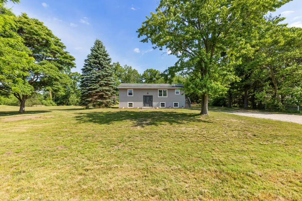 13687 New Holland Street Olive Township MI 49424