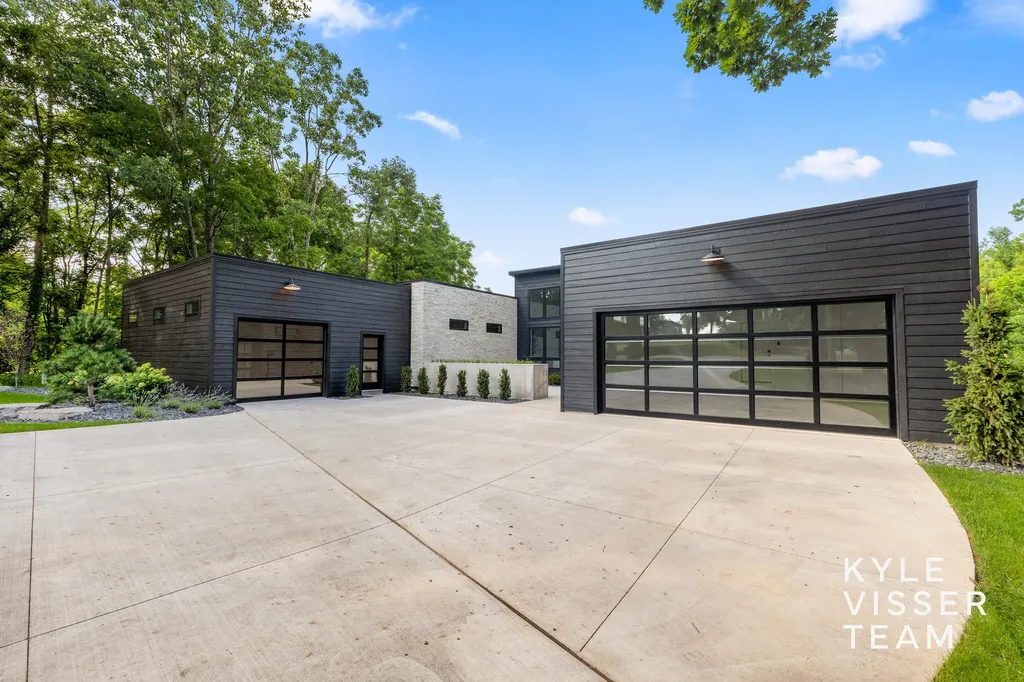 8151 28th Street SE Cascade Charter Township MI 49301