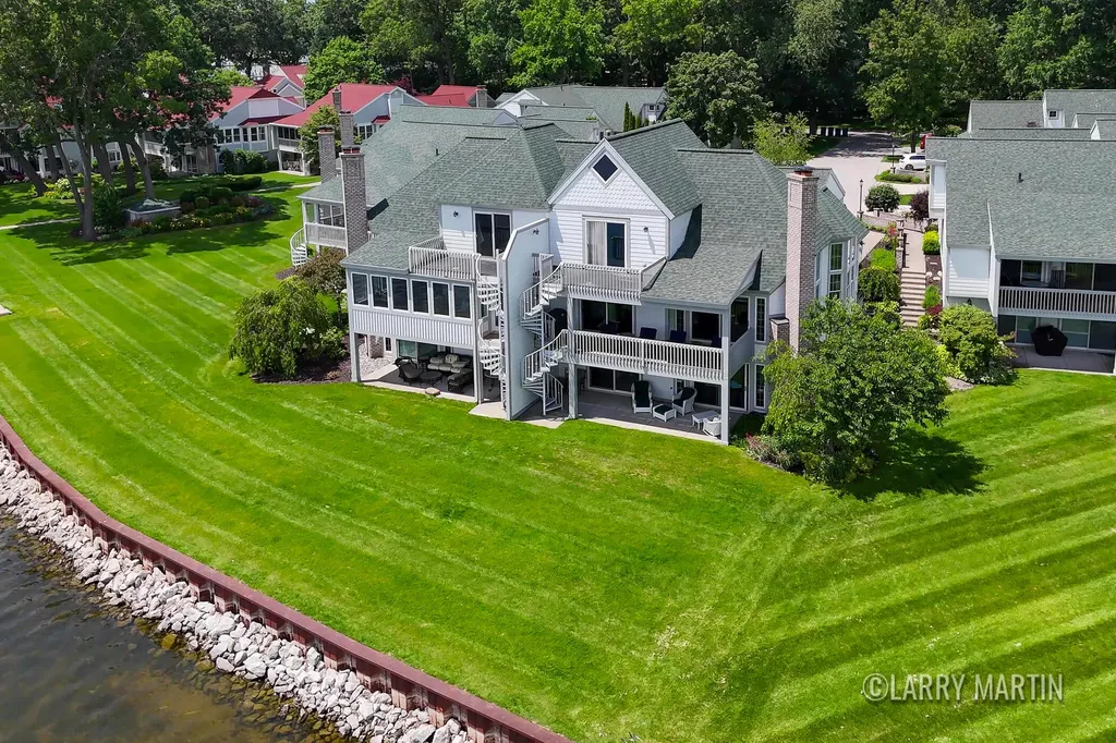 16952 Landing Drive Ferrysburg City MI 49456