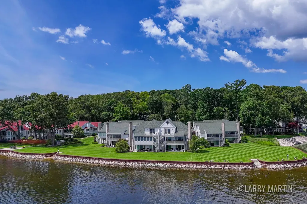 16952 Landing Drive Ferrysburg City MI 49456