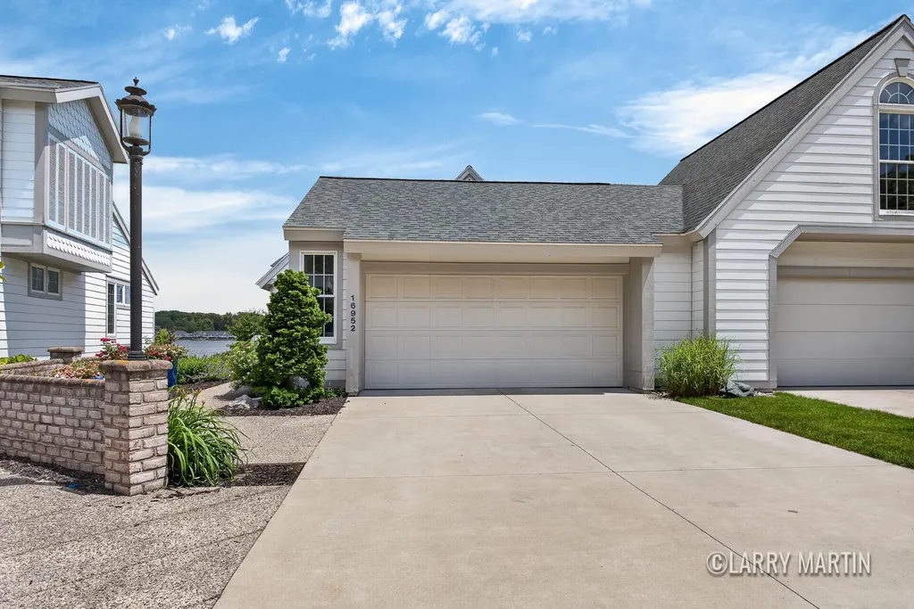 16952 Landing Drive Ferrysburg City MI 49456