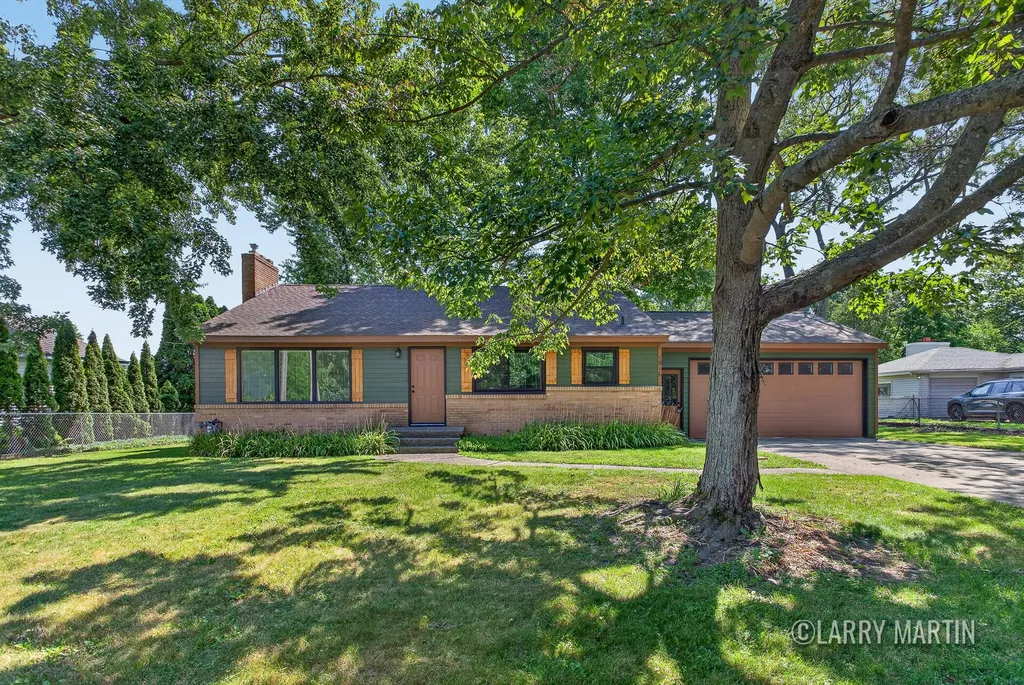 1916 Manning Avenue NW Walker City MI 49534