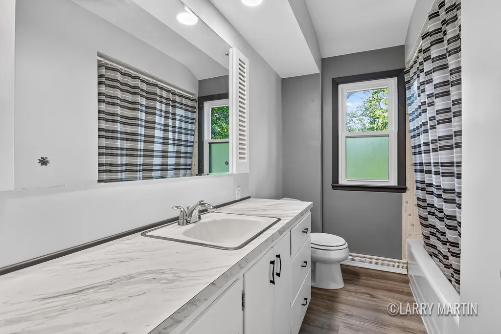 1916 Manning Avenue NW Walker City MI 49534