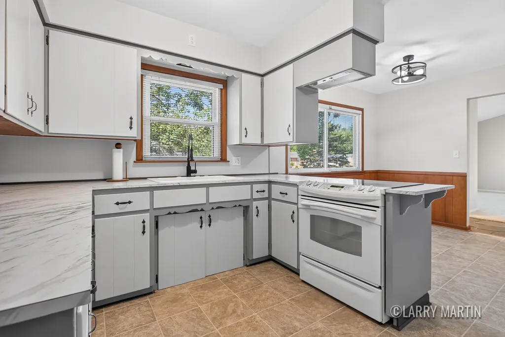 1916 Manning Avenue NW Walker City MI 49534