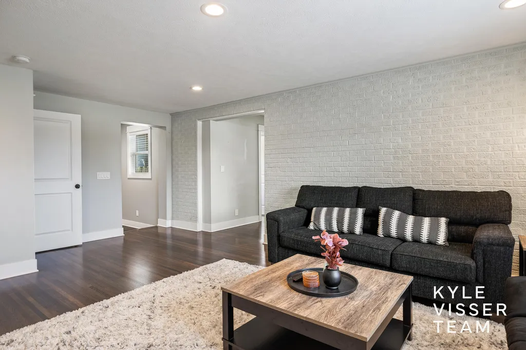 2412 Lake Drive SE East Grand Rapids City MI 49506