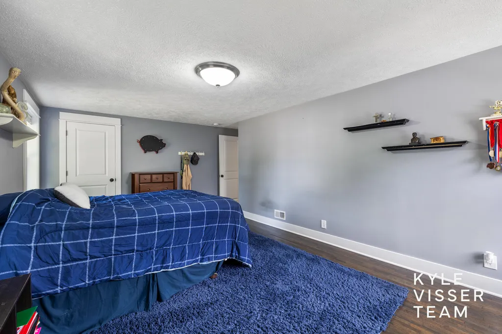 2412 Lake Drive SE East Grand Rapids City MI 49506