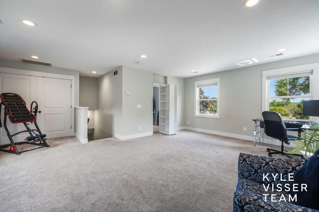 2412 Lake Drive SE East Grand Rapids City MI 49506