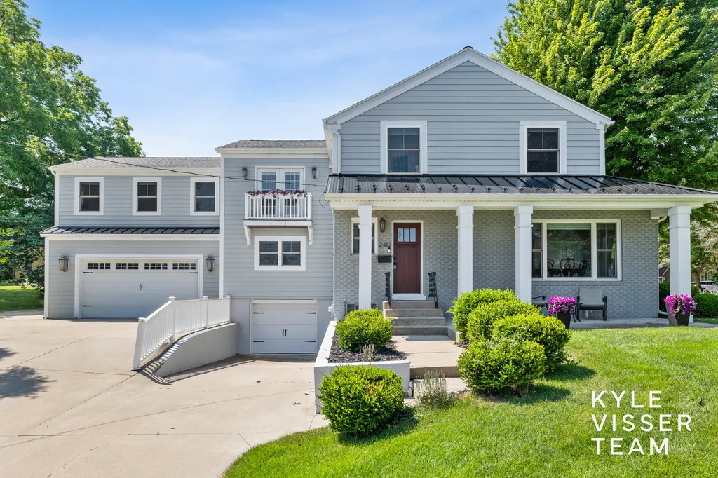 2412 Lake Drive SE East Grand Rapids City MI 49506