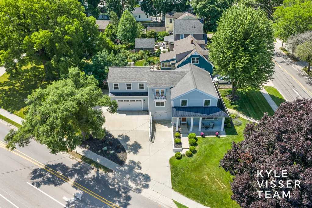 2412 Lake Drive SE East Grand Rapids City MI 49506