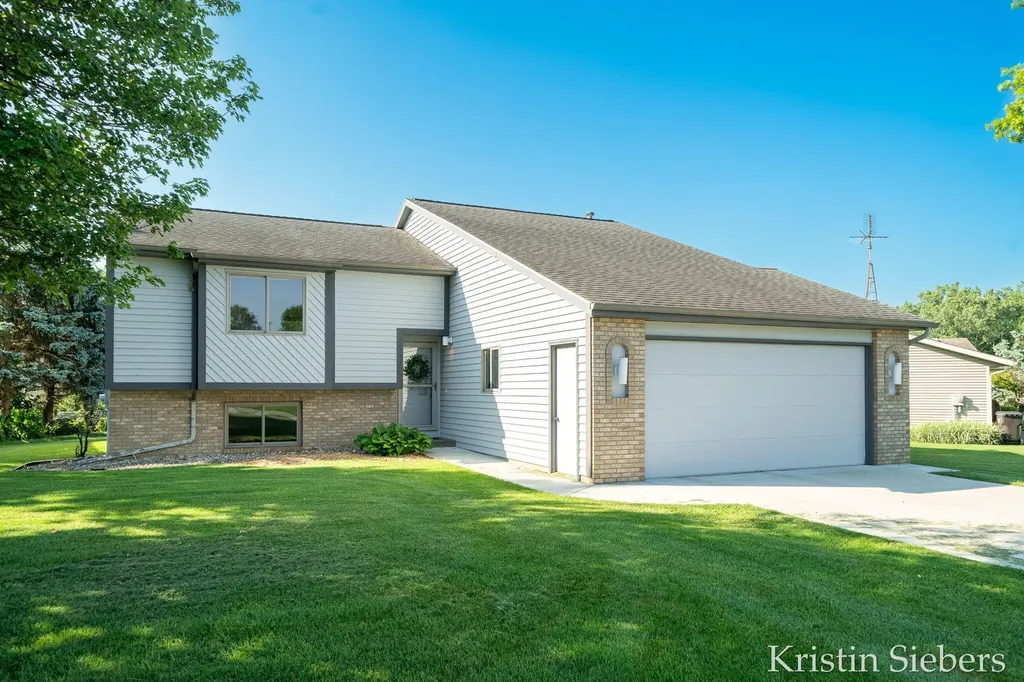 3220 Cornerstone Lane Holland Charter Township MI 49424
