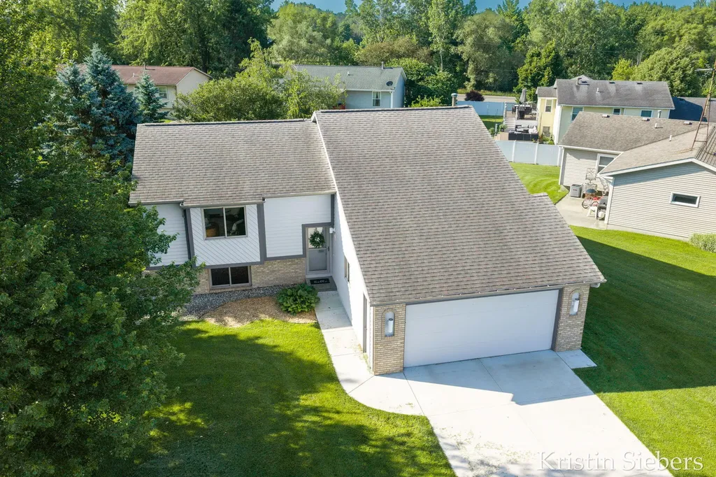 3220 Cornerstone Lane Holland Charter Township MI 49424