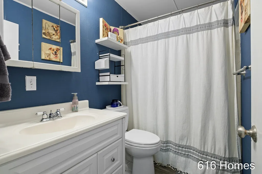1911 Benjamin Avenue NE Grand Rapids City MI 49505