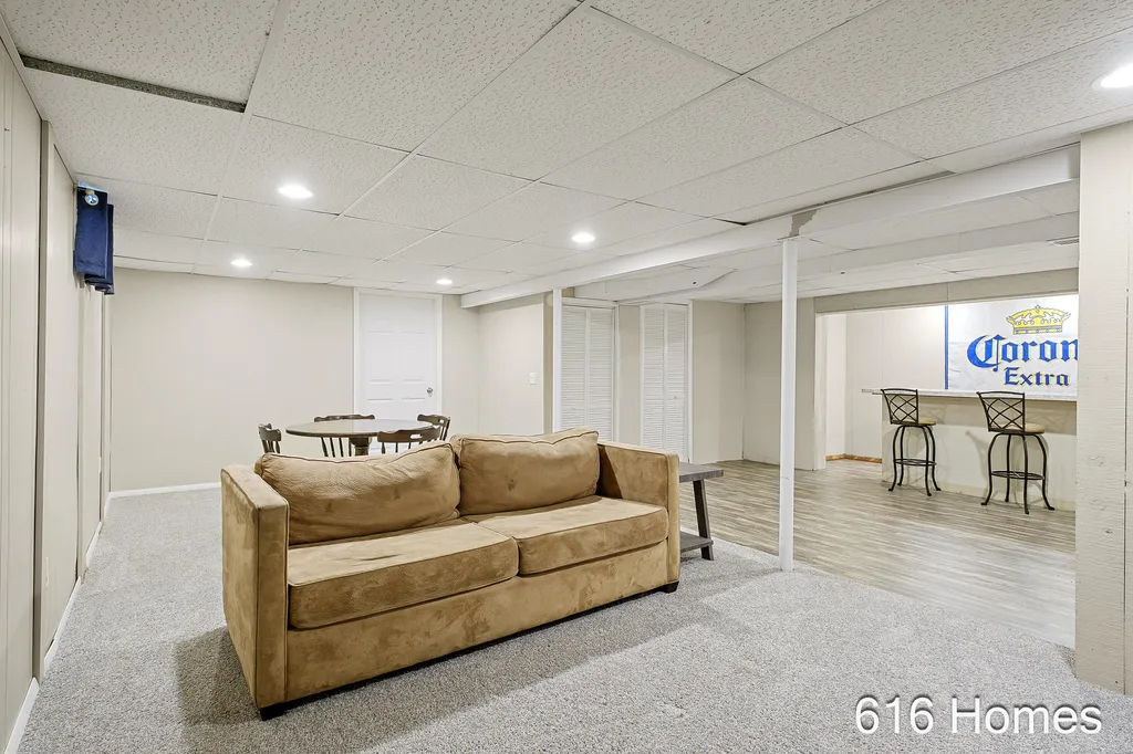 1911 Benjamin Avenue NE Grand Rapids City MI 49505