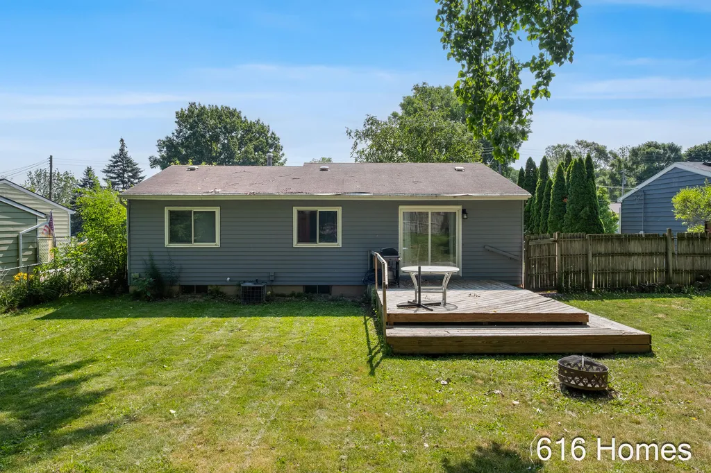 1911 Benjamin Avenue NE Grand Rapids City MI 49505