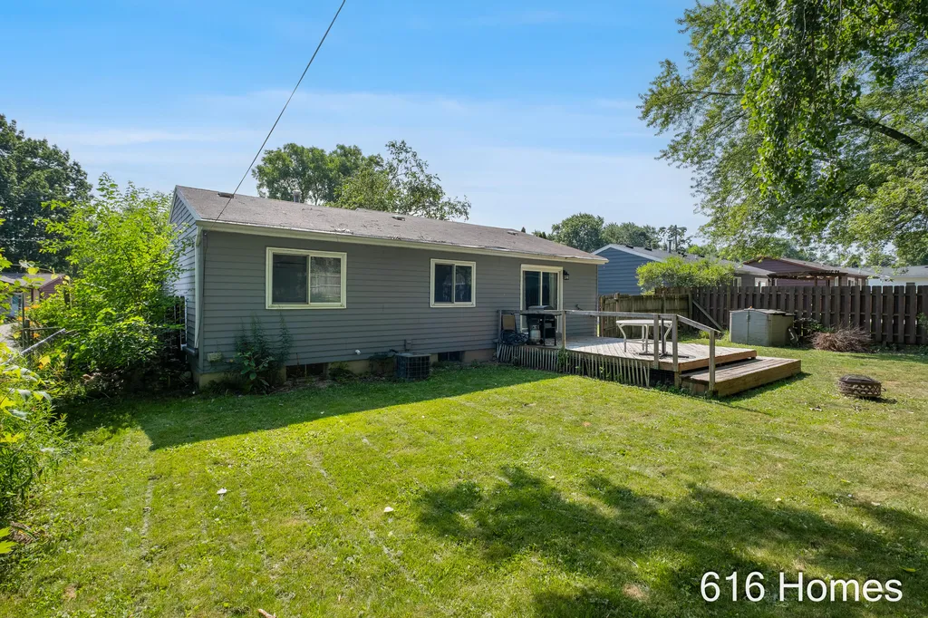 1911 Benjamin Avenue NE Grand Rapids City MI 49505