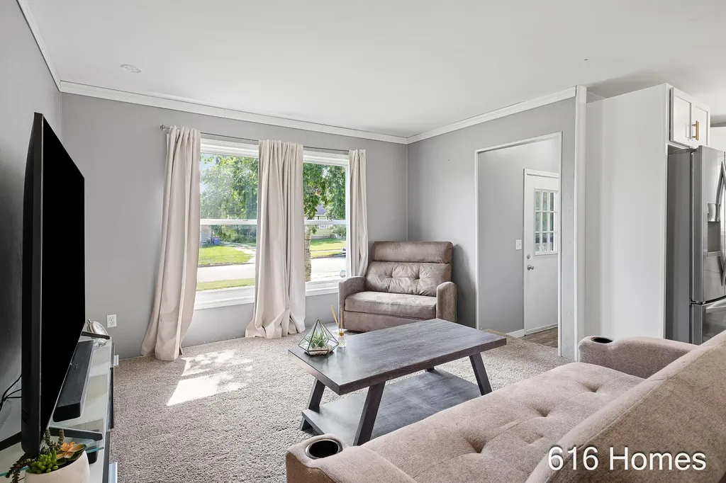 1911 Benjamin Avenue NE Grand Rapids City MI 49505