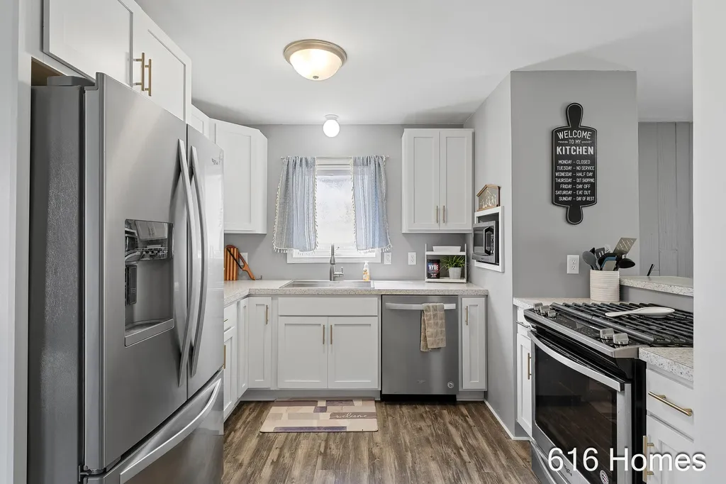1911 Benjamin Avenue NE Grand Rapids City MI 49505