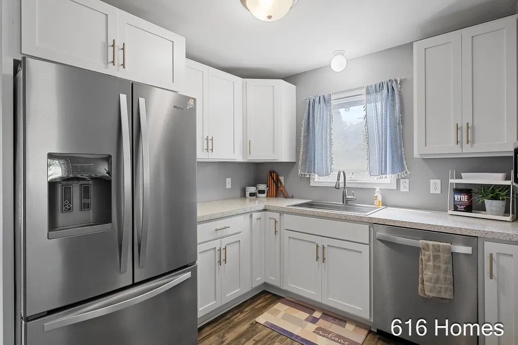 1911 Benjamin Avenue NE Grand Rapids City MI 49505
