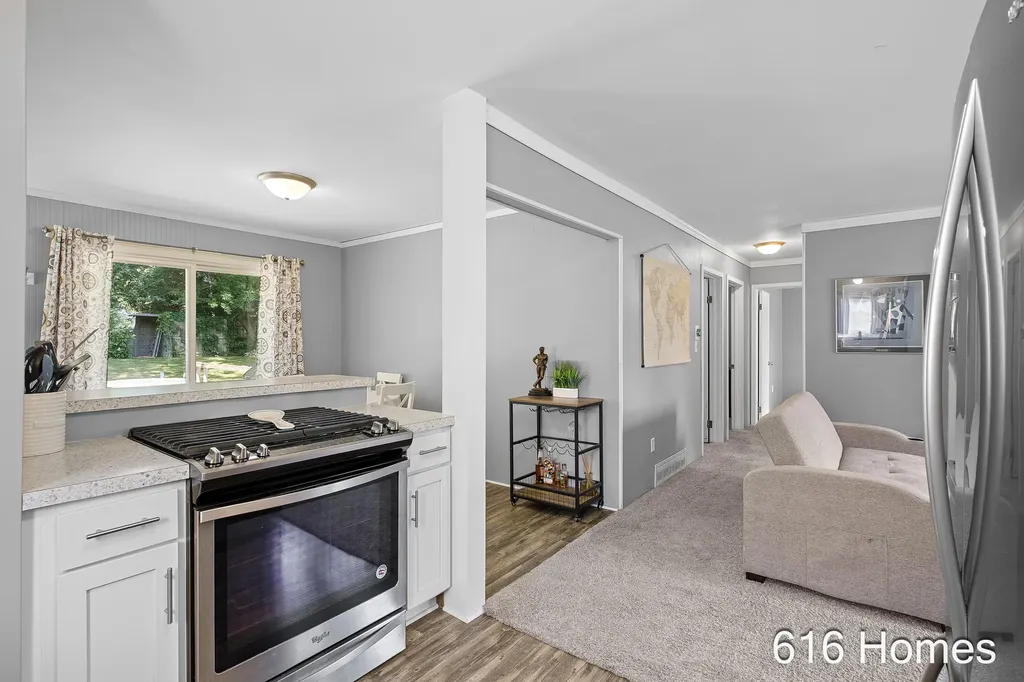 1911 Benjamin Avenue NE Grand Rapids City MI 49505