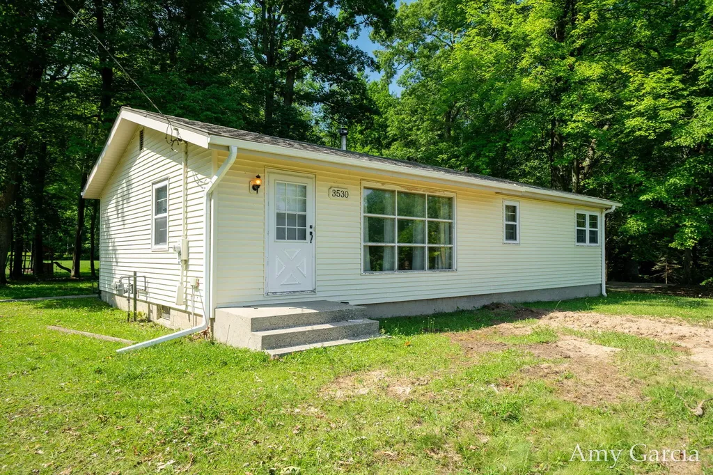 3530 11 Mile Road NE Algoma Township MI 49341