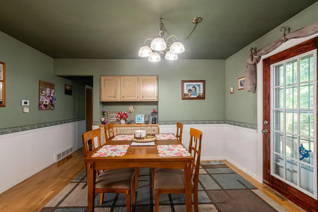 2535 Powers Avenue NW Walker City MI 49544