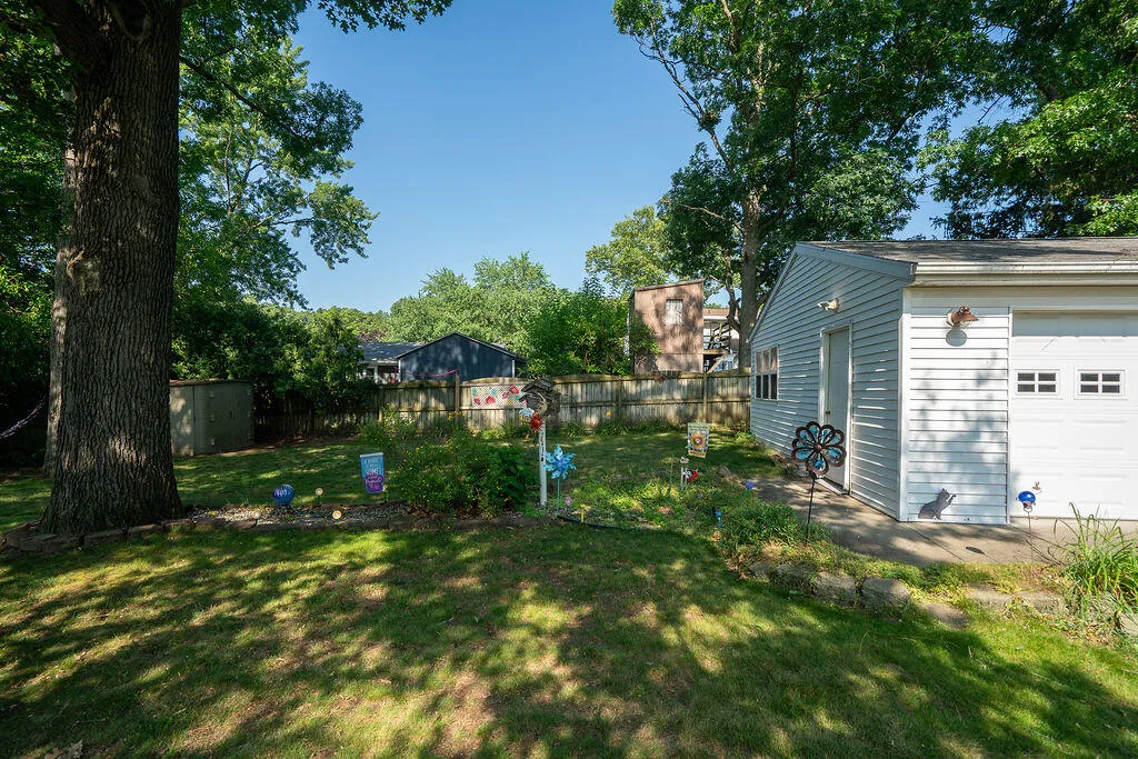 2535 Powers Avenue NW Walker City MI 49544