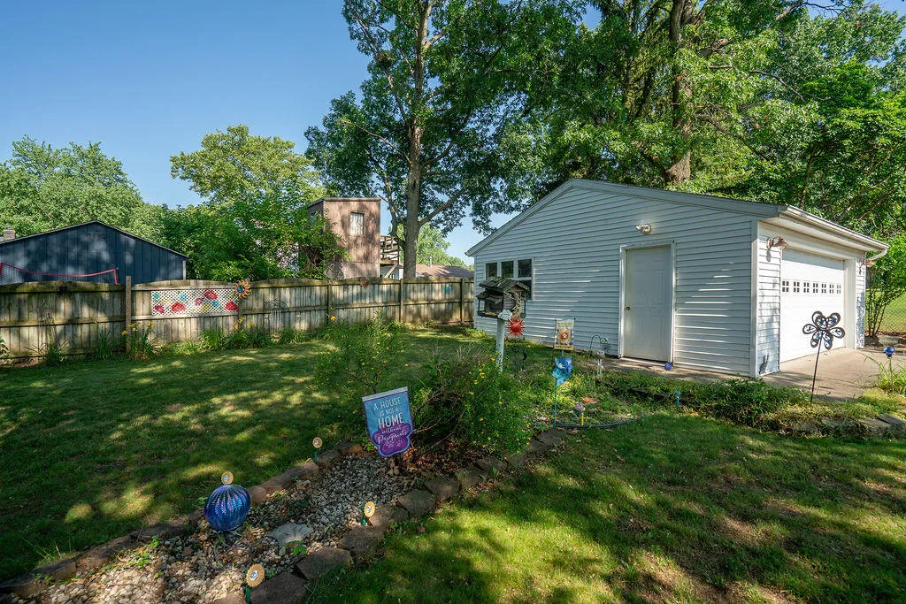 2535 Powers Avenue NW Walker City MI 49544