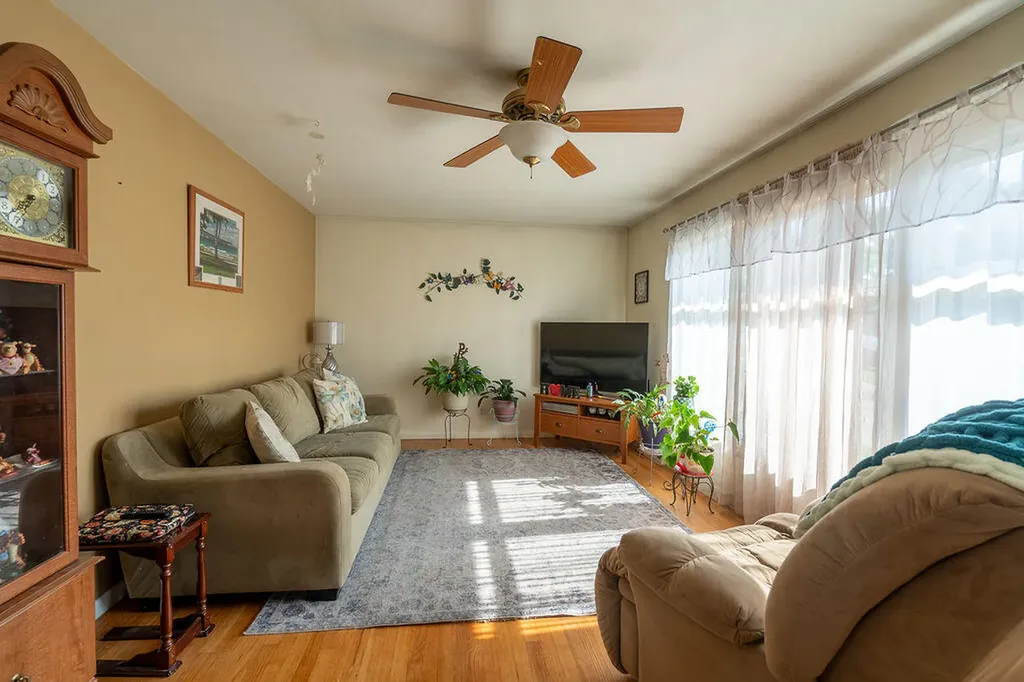 2535 Powers Avenue NW Walker City MI 49544
