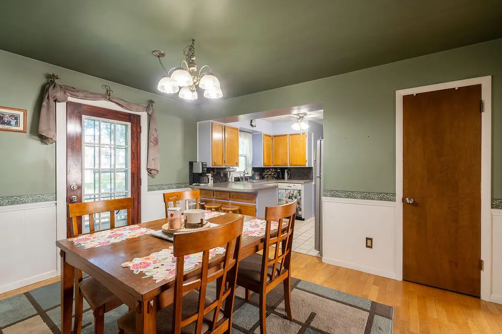 2535 Powers Avenue NW Walker City MI 49544