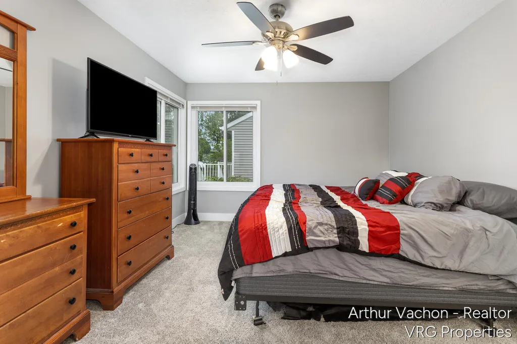 5525 Osborne Avenue SE Kentwood City MI 49548