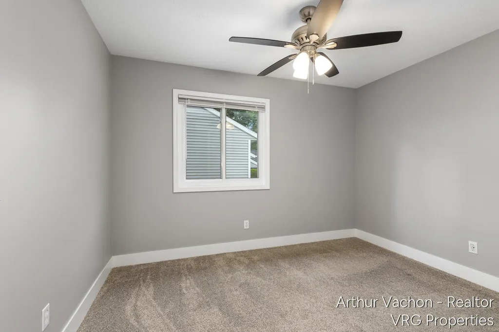 5525 Osborne Avenue SE Kentwood City MI 49548