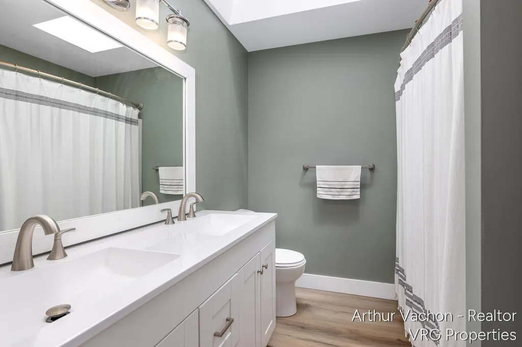 5525 Osborne Avenue SE Kentwood City MI 49548