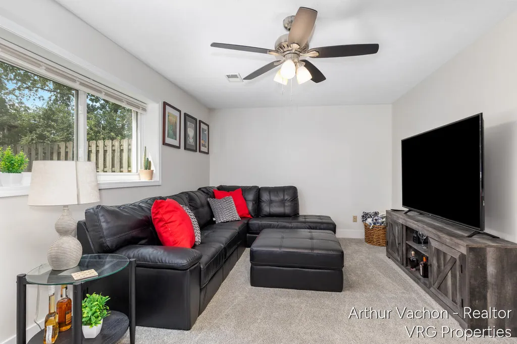 5525 Osborne Avenue SE Kentwood City MI 49548