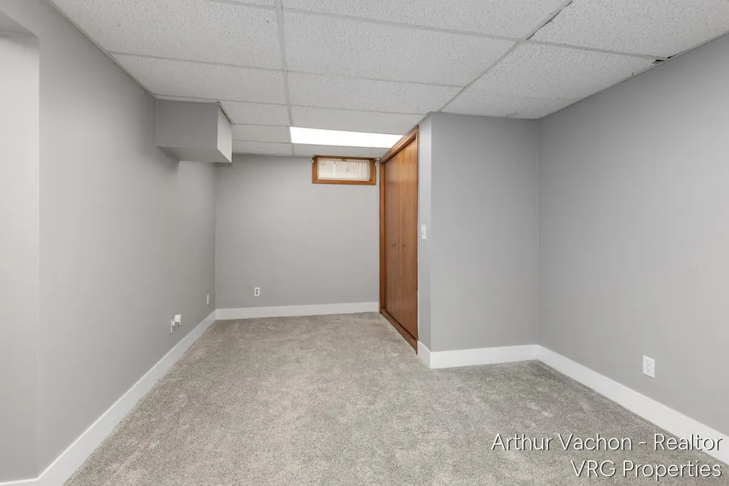 5525 Osborne Avenue SE Kentwood City MI 49548