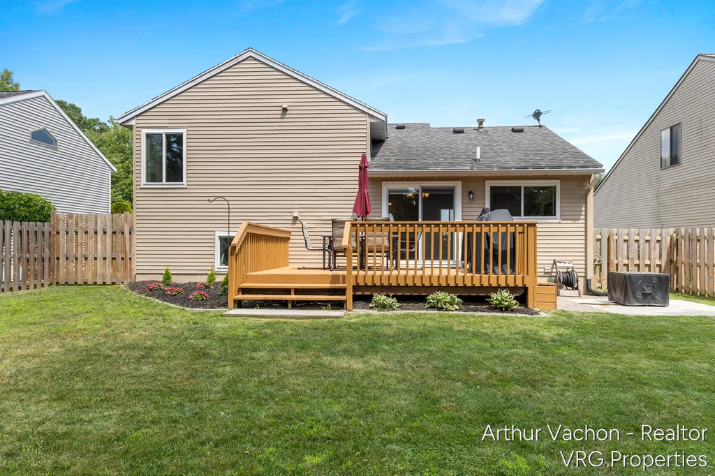5525 Osborne Avenue SE Kentwood City MI 49548