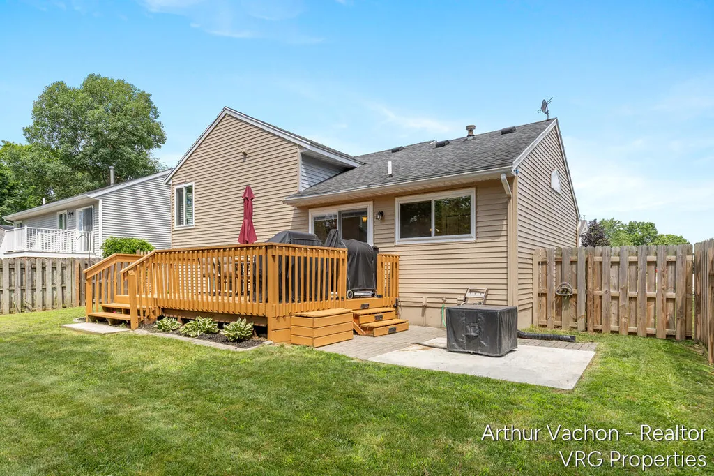 5525 Osborne Avenue SE Kentwood City MI 49548