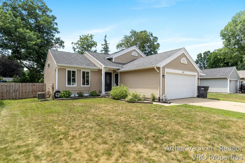 5525 Osborne Avenue SE Kentwood City MI 49548