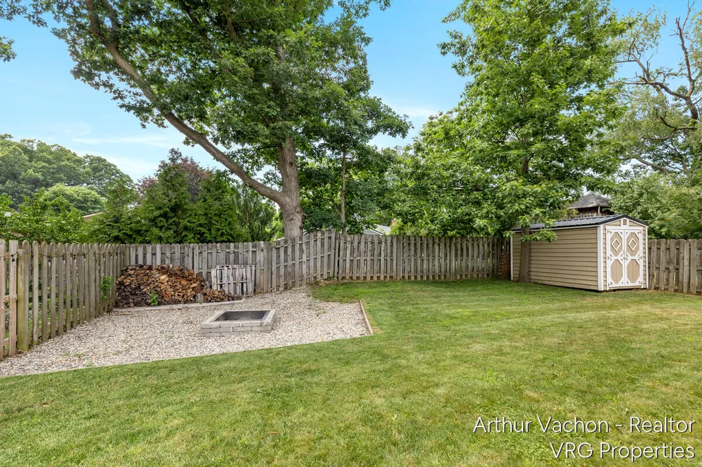 5525 Osborne Avenue SE Kentwood City MI 49548