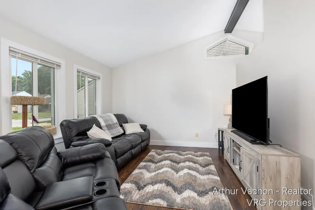 5525 Osborne Avenue SE Kentwood City MI 49548