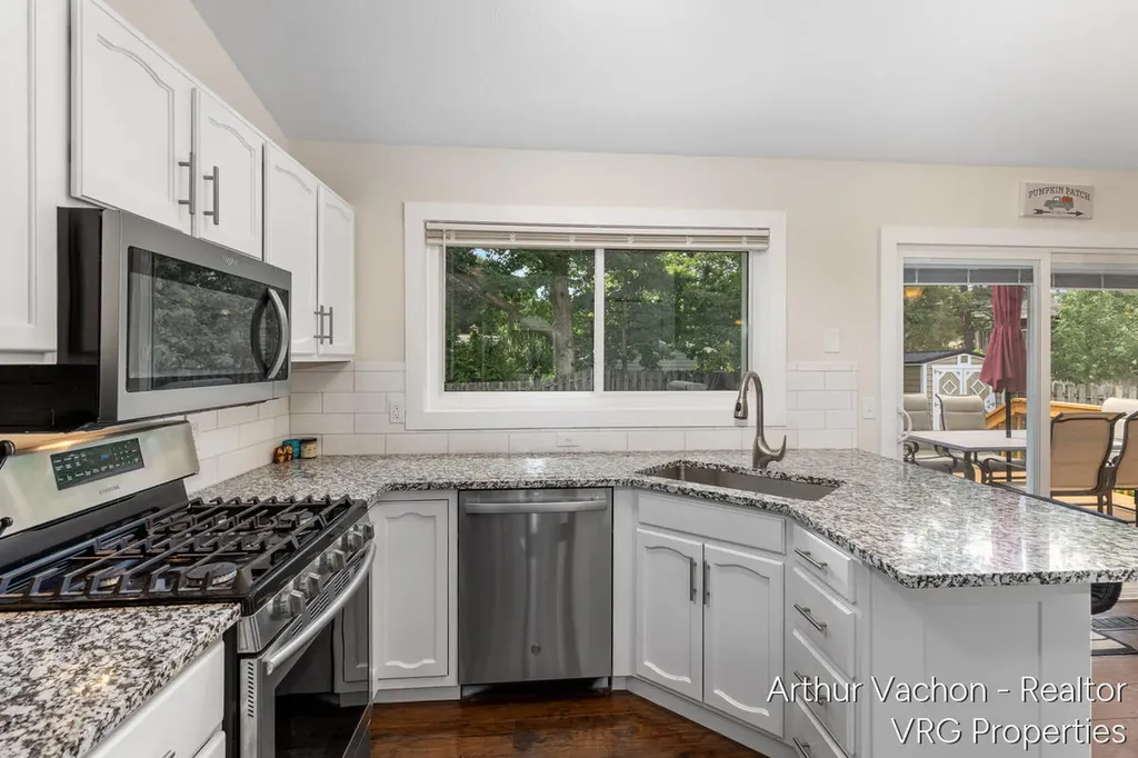 5525 Osborne Avenue SE Kentwood City MI 49548