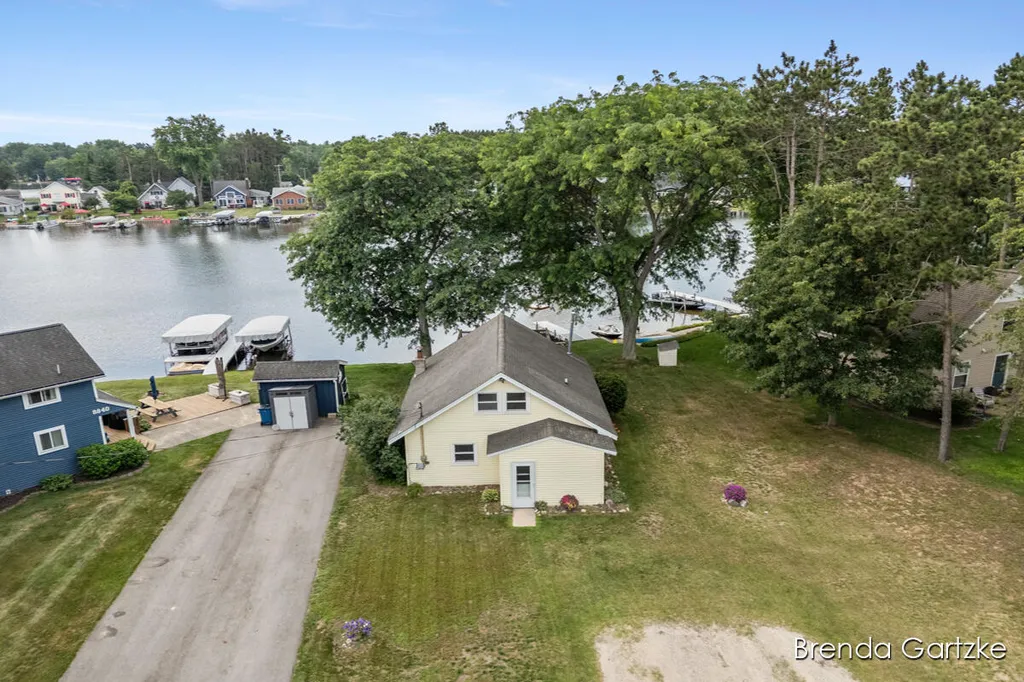 8836 W Suwanee Trail Winfield Township MI 49329