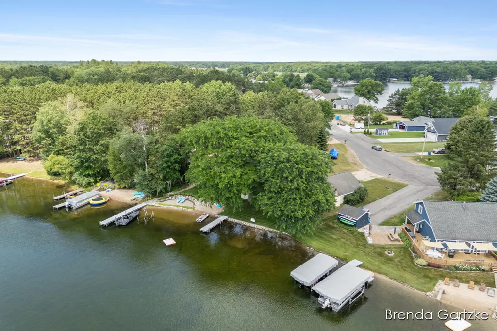 8836 W Suwanee Trail Winfield Township MI 49329